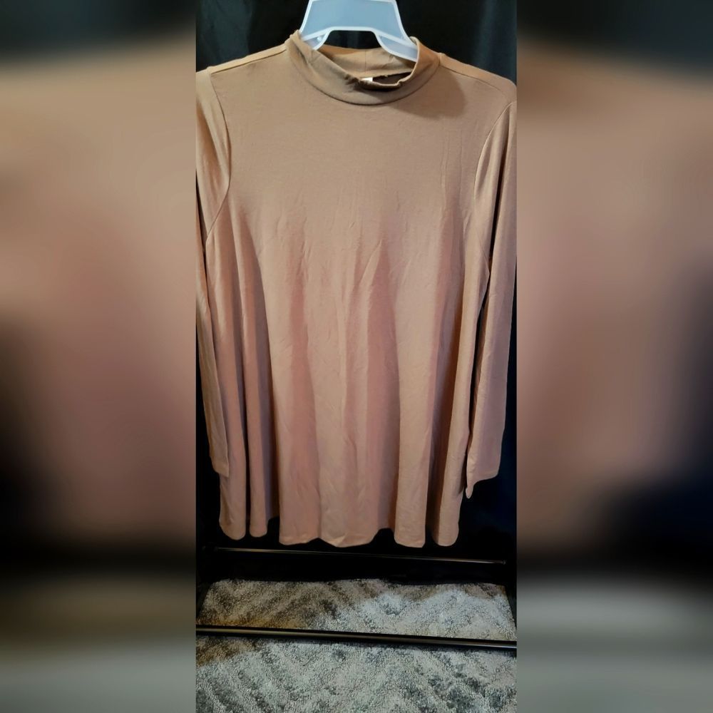 Small turtleneck long sleeve shirt